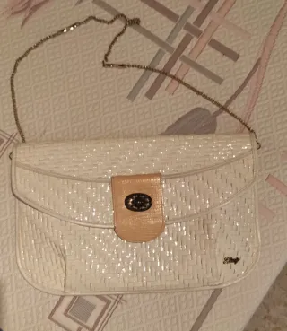 Bolso vintage blanco y dorado