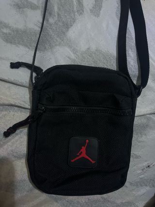 Riñonera Jordan Negra Original