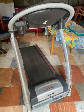 Cinta de correr BH como nueva.