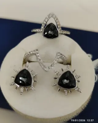 Conjunto Swarovski Anillo y Pendientes Negro