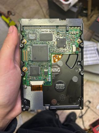 Disco Duro Fujitsu MPD3084AT 8.4GB Vintage