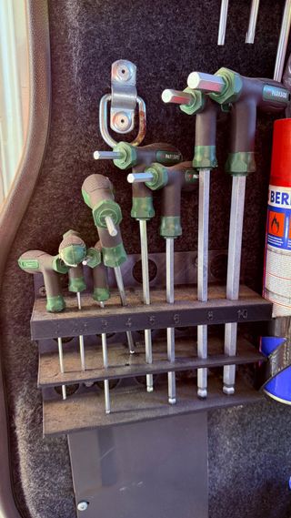 Soporte L llaves Allen Parkside