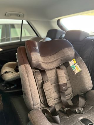 Silla de coche giratoria gris