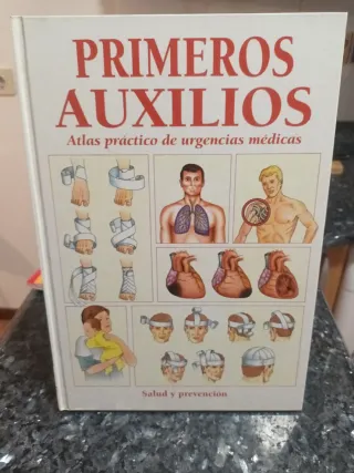 PRIMEROS AUXILIOS Atlas práctico de urgencias