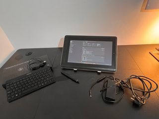 Wacom Cintiq Companion 13 + Teclado Wacom