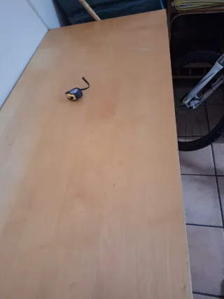 Mesa grande de madera y metal