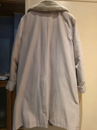 Abrigo/Gabardina de la firma Alcron.