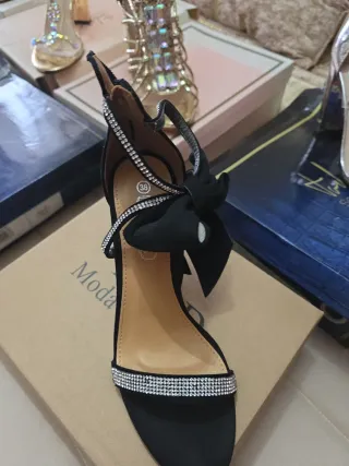 Zapatos de fiesta dorados sin estrenar T.38