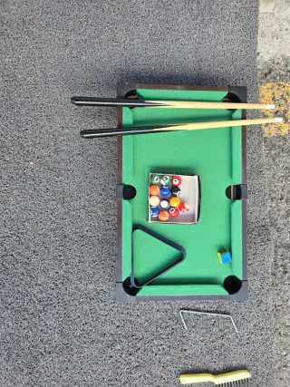 Mini mesa de billar con accesorios