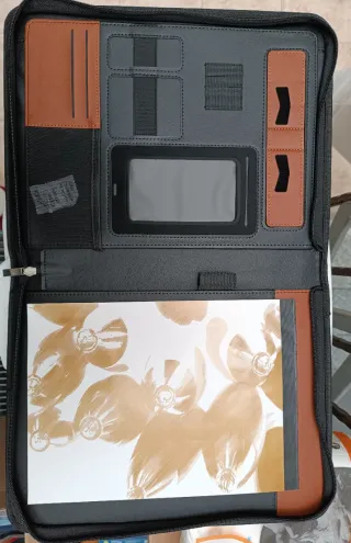 Portadocumenti nero e marrone