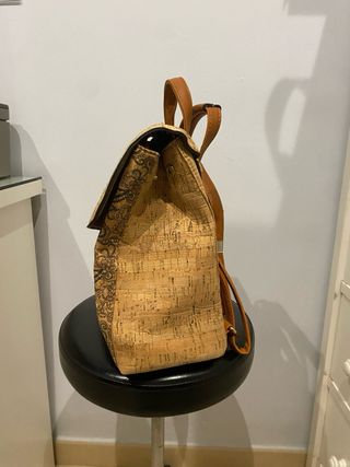 Bolso mochila efecto corcho