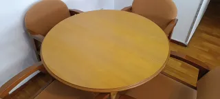 Mesa redonda extensible + 4 sillas