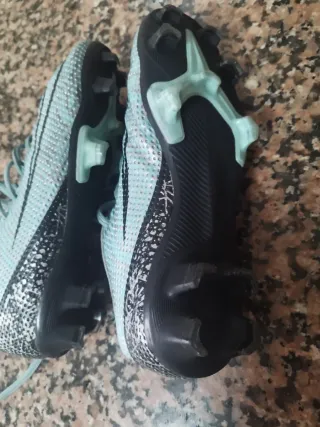 Botas de fútbol Nike Talla 34