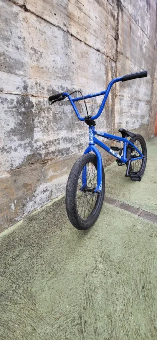 Bicicleta BMX Azul