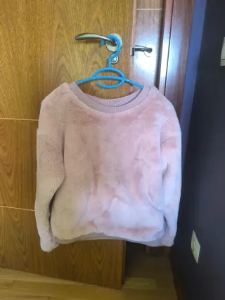 Jersey pelo rosa Bershka