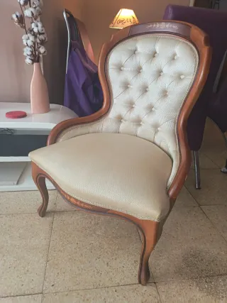 Poltrona vintage in legno massello