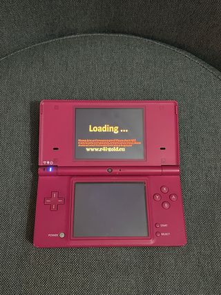 Nintendo DSi Rosa + Cartucho multijuegos