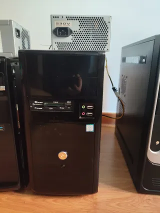 Tres Cajas de PC (Torres) +2PSU