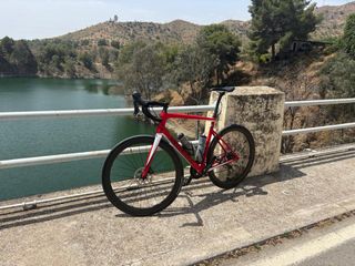 Bicicleta de carretera roja