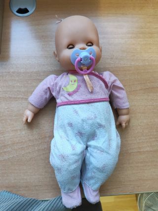 Muñeca Nenuco con chupete