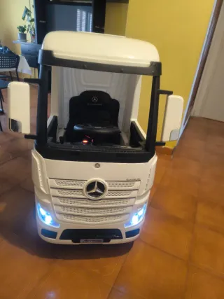 Camión eléctrico infantil a batería