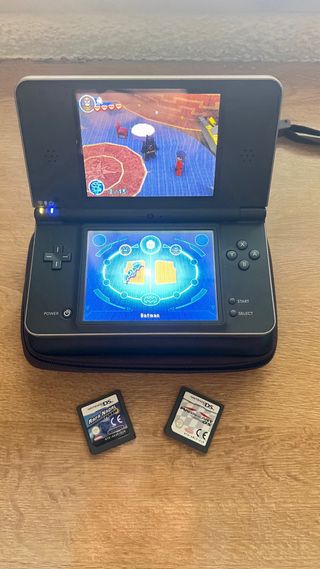 Nintendo DSi XL Negra + 3 Juegos