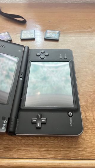 Nintendo DSi XL Negra + 3 Juegos