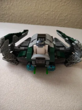 LEGO Star Wars 75168: Caza Estelar Jedi de Yoda