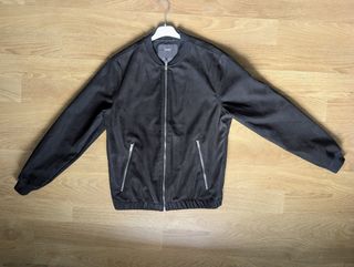 Cazadora antelina hombre negra