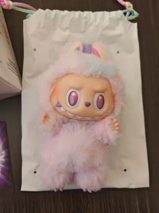 Labubu Luck Big into Energy Colección