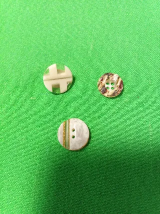 Lote 5, botones surtidos