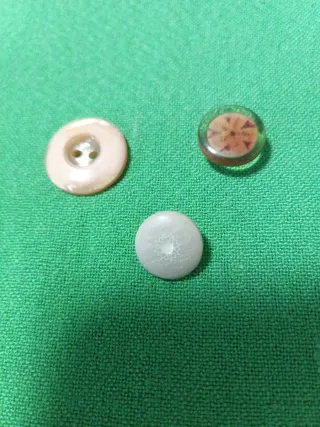 Lote 5, botones surtidos