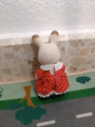 Sylvanian Families niña con vestido LEER DESCRIPCI