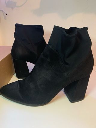 Botines Stradivarius negros tacón