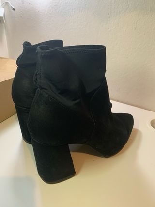 Botines Stradivarius negros tacón