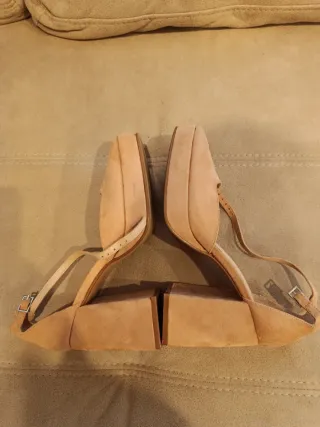 Zapatos tacón ancho beige talla 39
