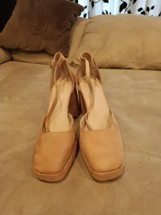 Zapatos tacón ancho beige talla 39