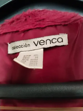 Abrigo pelo sintético burdeos