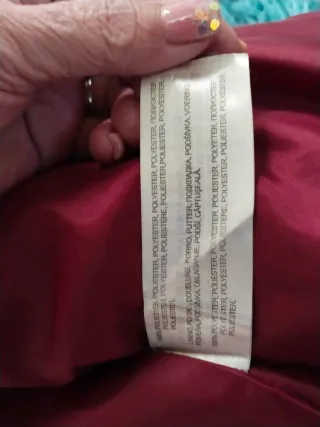 Abrigo pelo sintético burdeos