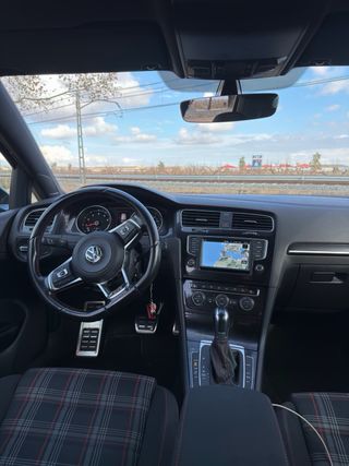 Volkswagen Golf GTI PERFORMANCE 2016