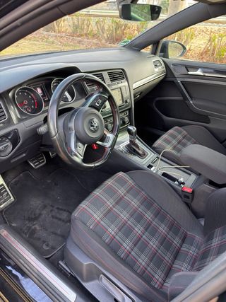 Volkswagen Golf GTI PERFORMANCE 2016