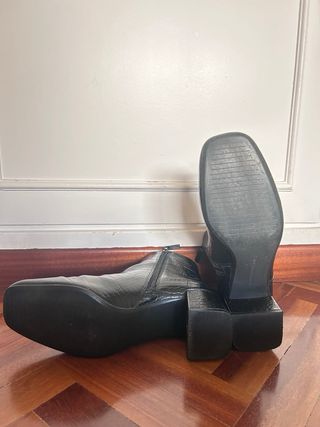 Botines negros efecto piel de serpiente