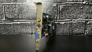 Tarjeta gráfica NVIDIA GeForce4 MX 440-SE