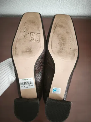 Zapatos de piel Latouche marrones