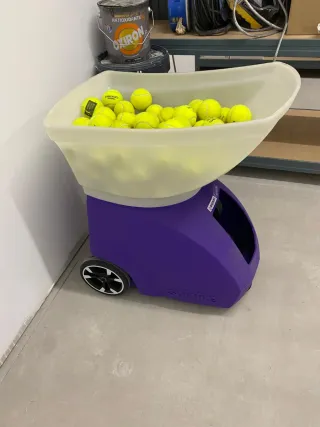 Máquina de pelotas de tenis o pádel. Spinfire PRO2