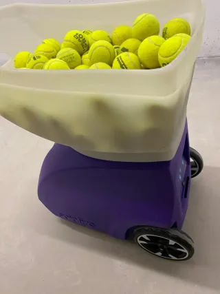 Máquina de pelotas de tenis o pádel. Spinfire PRO2