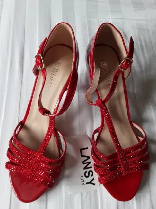 Zapatos rojos Tulipano Tacon Talla 39, nuevos