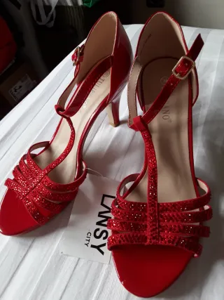 Zapatos rojos Tulipano Tacon Talla 39, nuevos