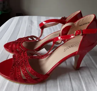 Zapatos rojos Tulipano Tacon Talla 39, nuevos