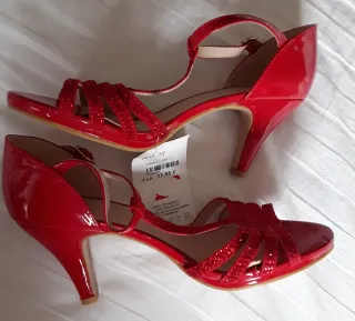 Zapatos rojos Tulipano Tacon Talla 39, nuevos